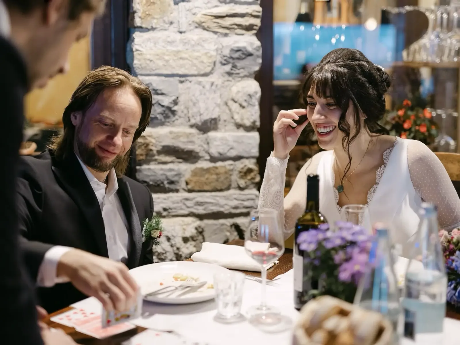 Mentalismo ai tavoli durante una cena con gli ospiti
